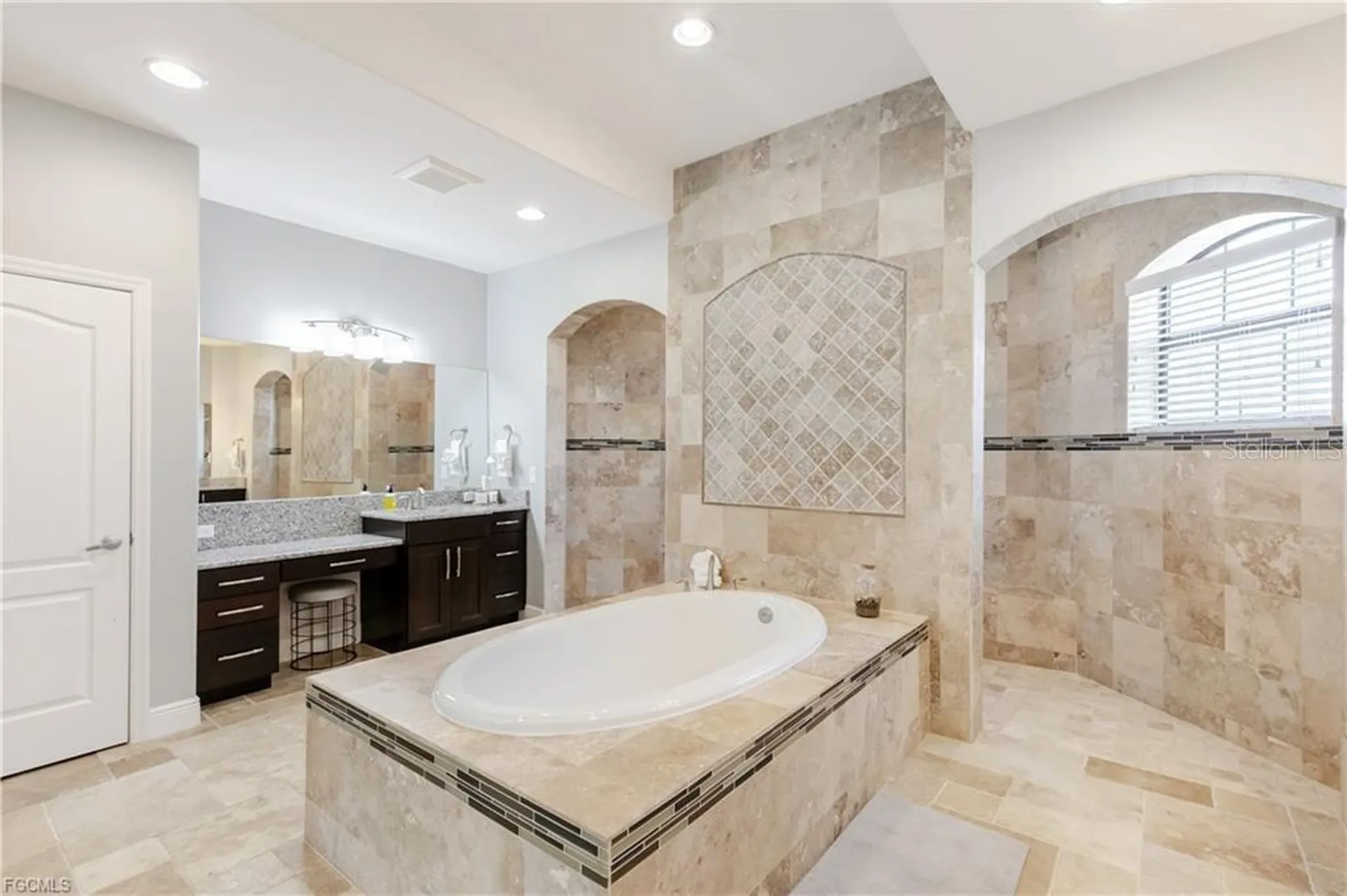 2003 NE 10th Place Cape Coral FL 33909