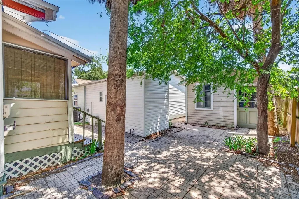 5218 1st Avenue S St Petersburg FL 33707