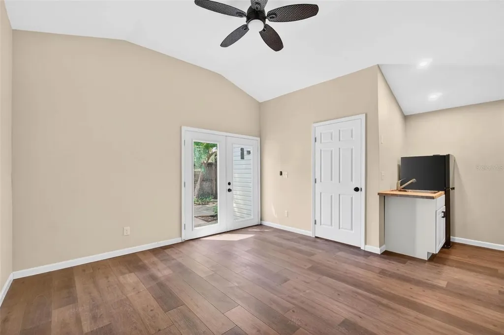 5218 1st Avenue S St Petersburg FL 33707