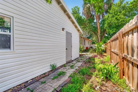 5218 1st Avenue S St Petersburg FL 33707
