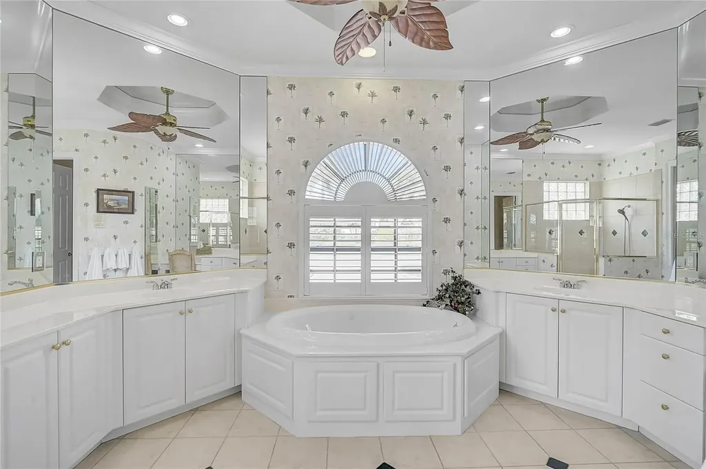 4360 Via Del Santi Venice FL 34293