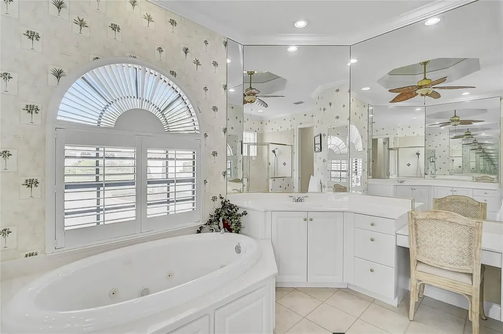 4360 Via Del Santi Venice FL 34293