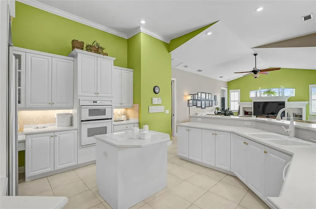 4360 Via Del Santi Venice FL 34293