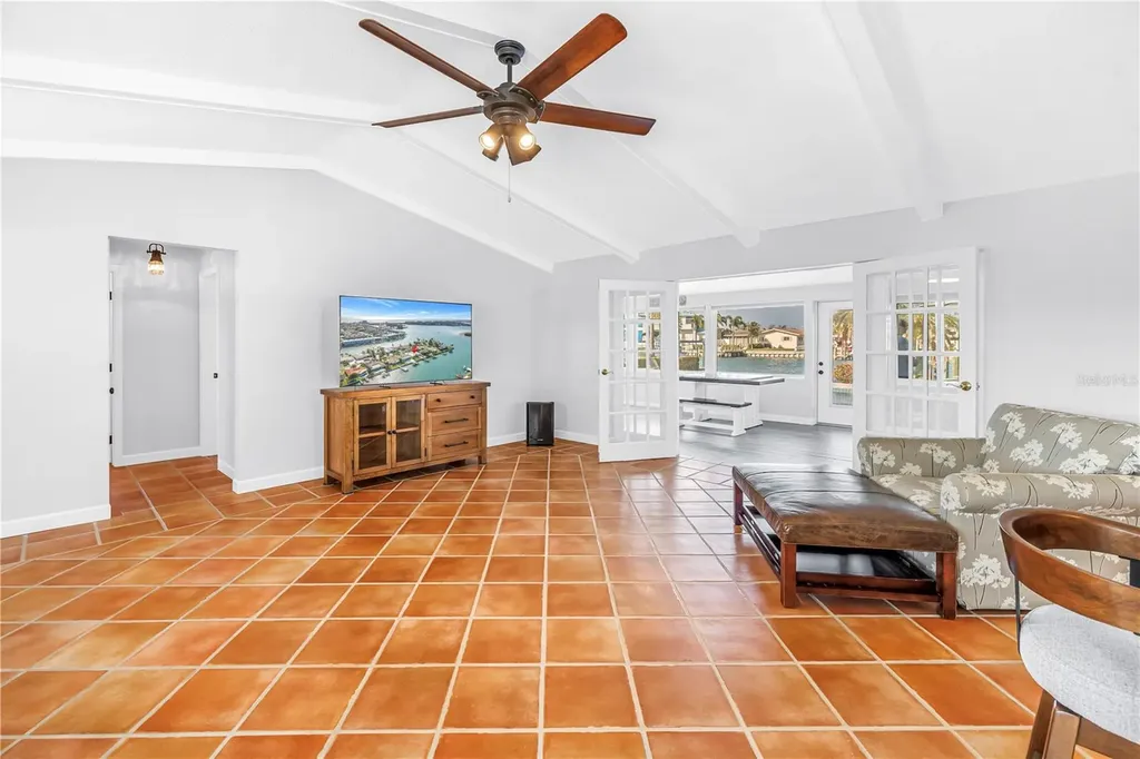 12475 4th Street E Treasure Island FL 33706