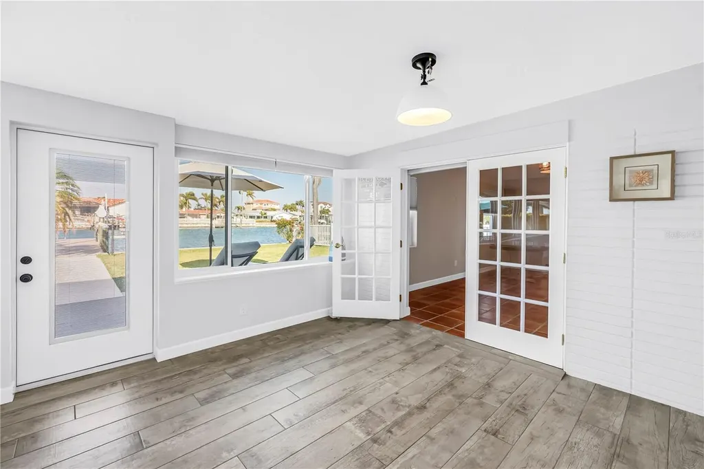 12475 4th Street E Treasure Island FL 33706