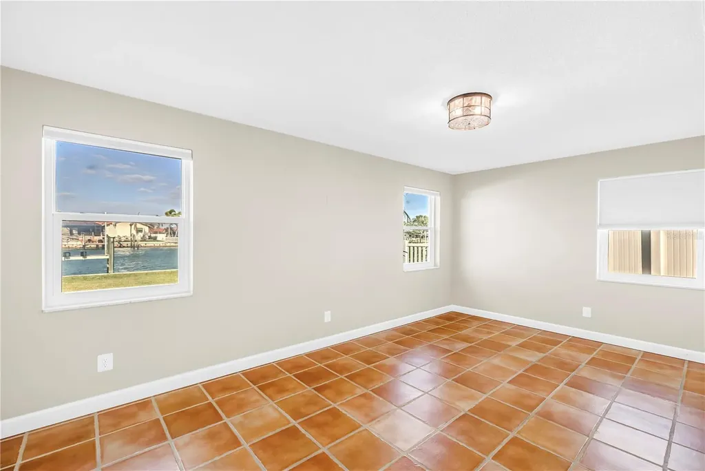 12475 4th Street E Treasure Island FL 33706