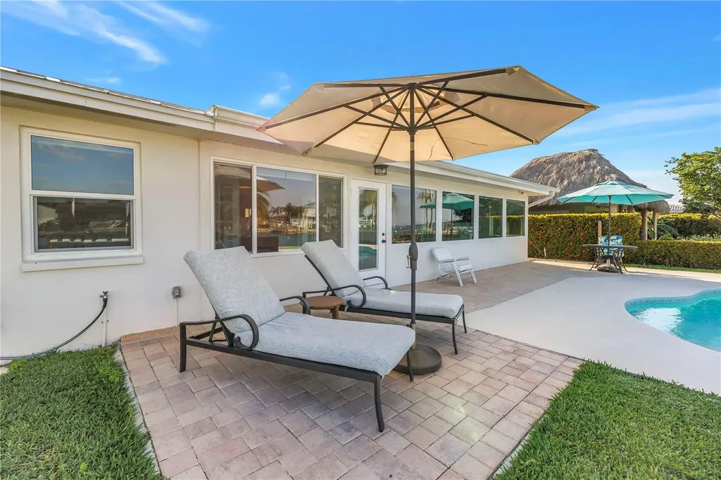 12475 4th Street E Treasure Island FL 33706