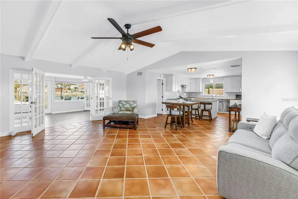 12475 4th Street E Treasure Island FL 33706