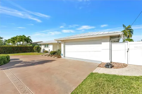 12475 4th Street E Treasure Island FL 33706