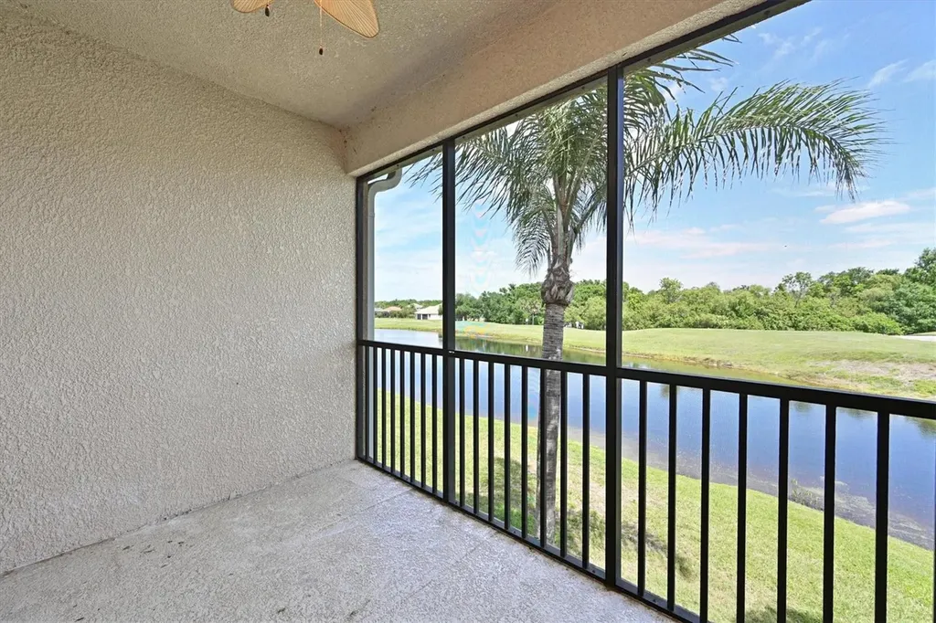 1011 Fairwaycove Lane Bradenton FL 34212
