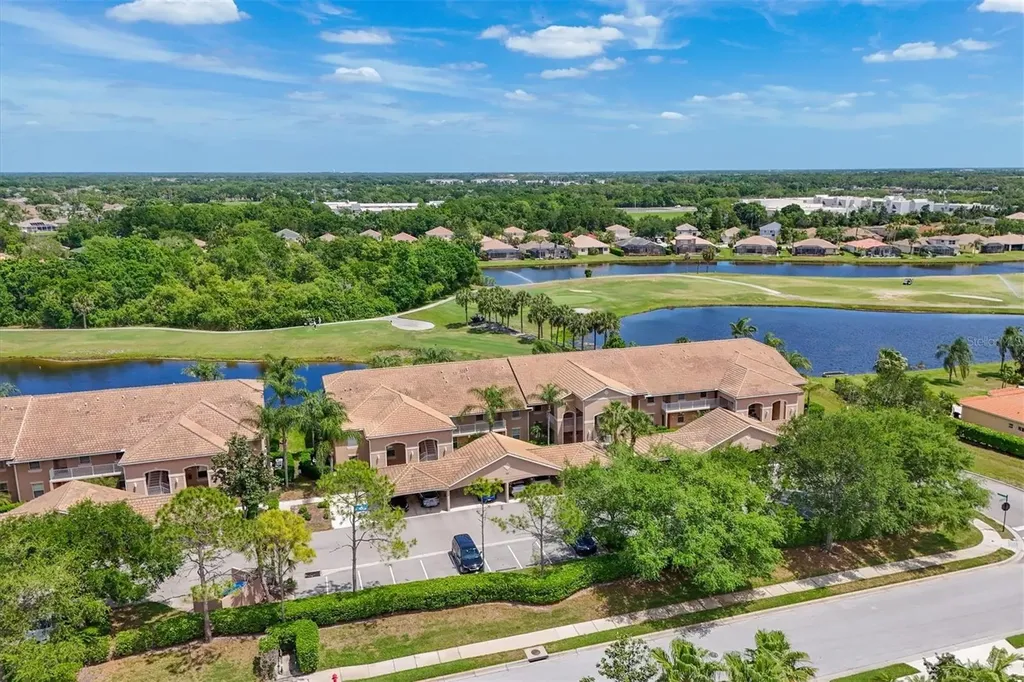1011 Fairwaycove Lane Bradenton FL 34212