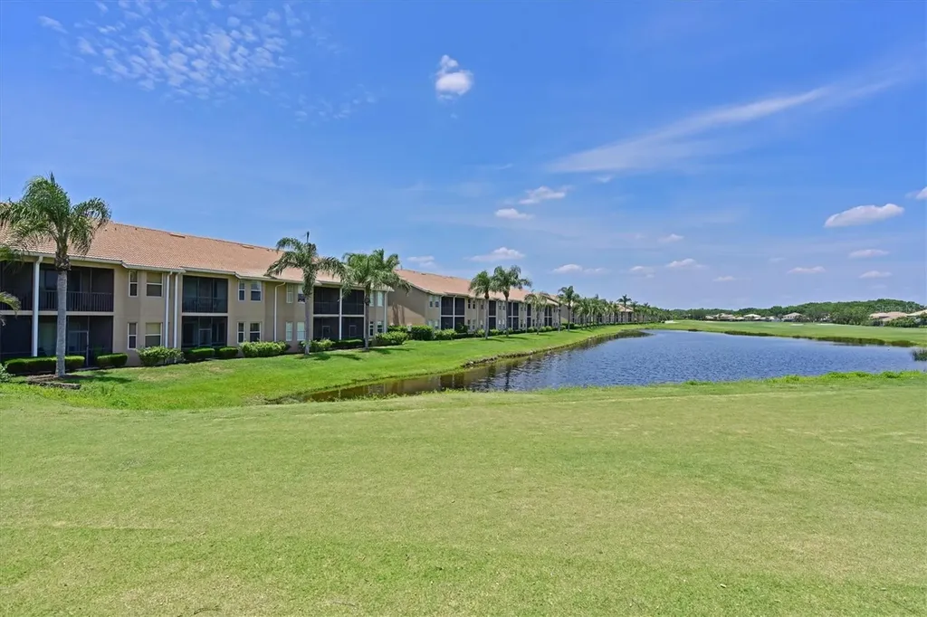 1011 Fairwaycove Lane Bradenton FL 34212