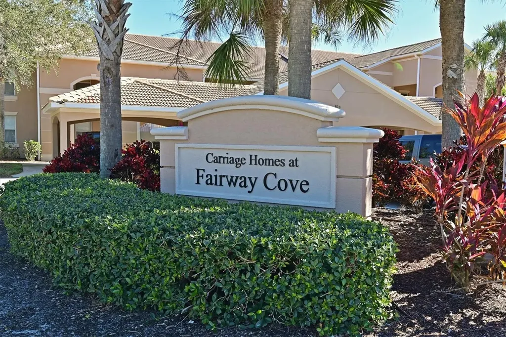 1011 Fairwaycove Lane Bradenton FL 34212