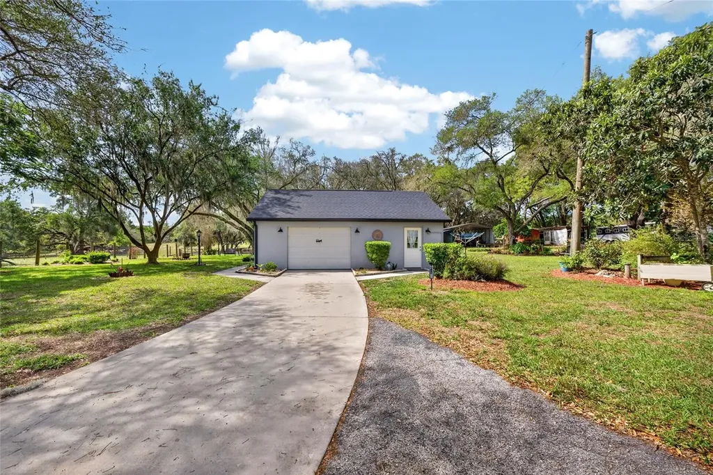 7280 Cr 663 Bushnell FL 33513