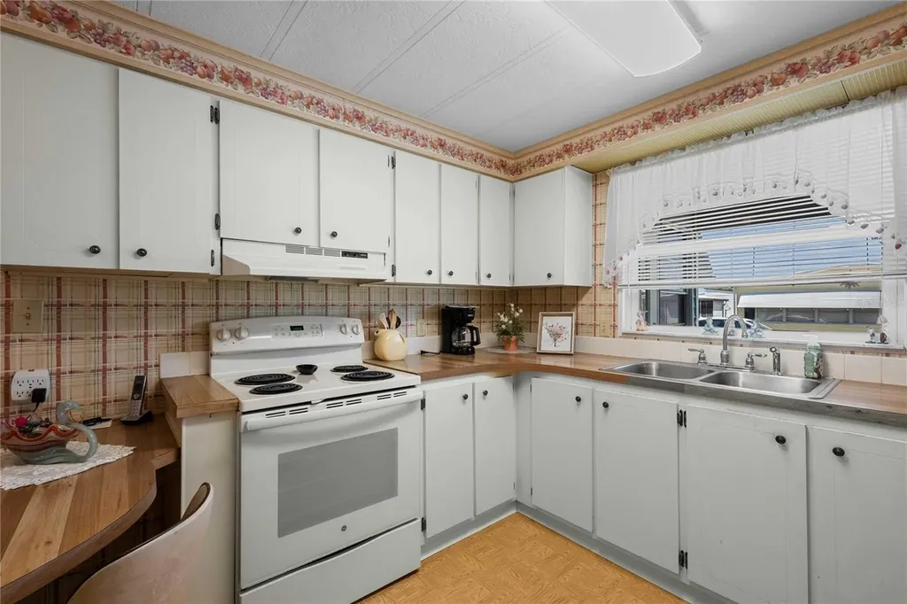 5323 Seville Drive Zephyrhills FL 33541