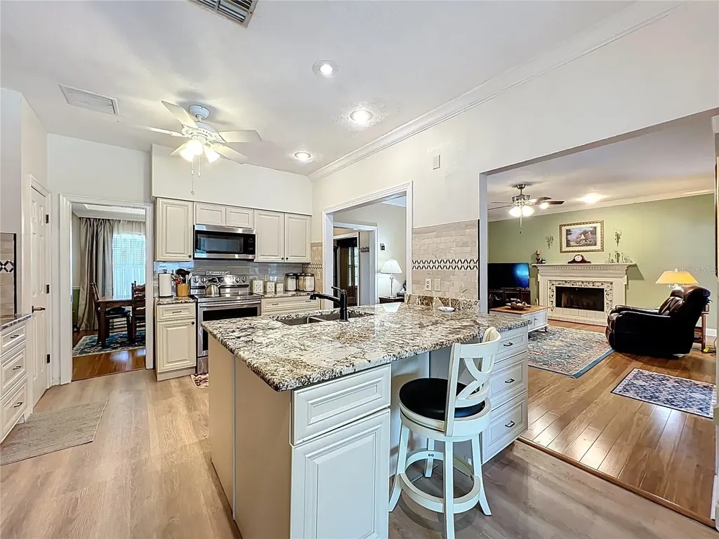1951 Green Meadow Lane Orlando FL 32825