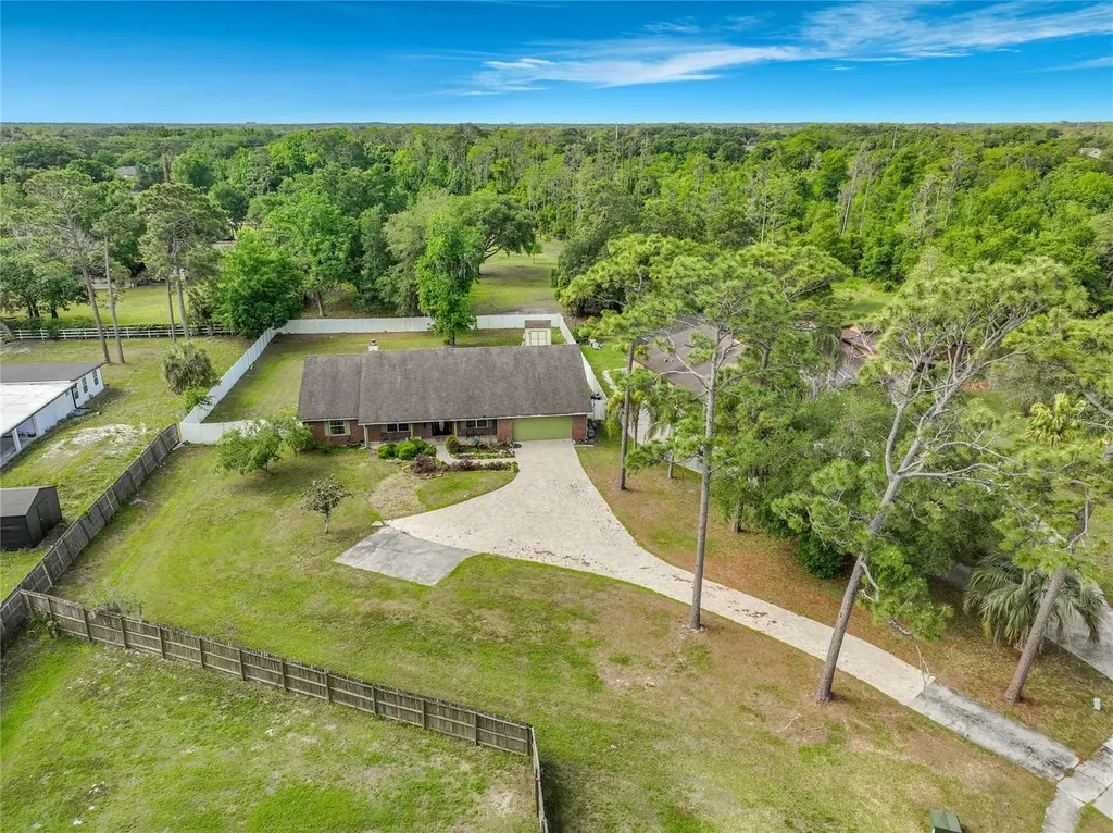 1951 Green Meadow Lane Orlando FL 32825