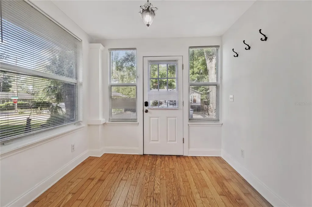 6703 N Elizabeth Street Tampa FL 33604