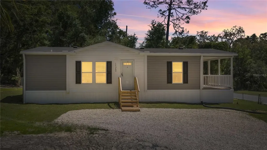 17360 SE 65th Street Ocklawaha FL 32179