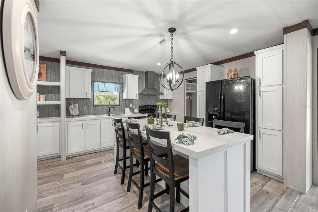 17360 SE 65th Street Ocklawaha FL 32179