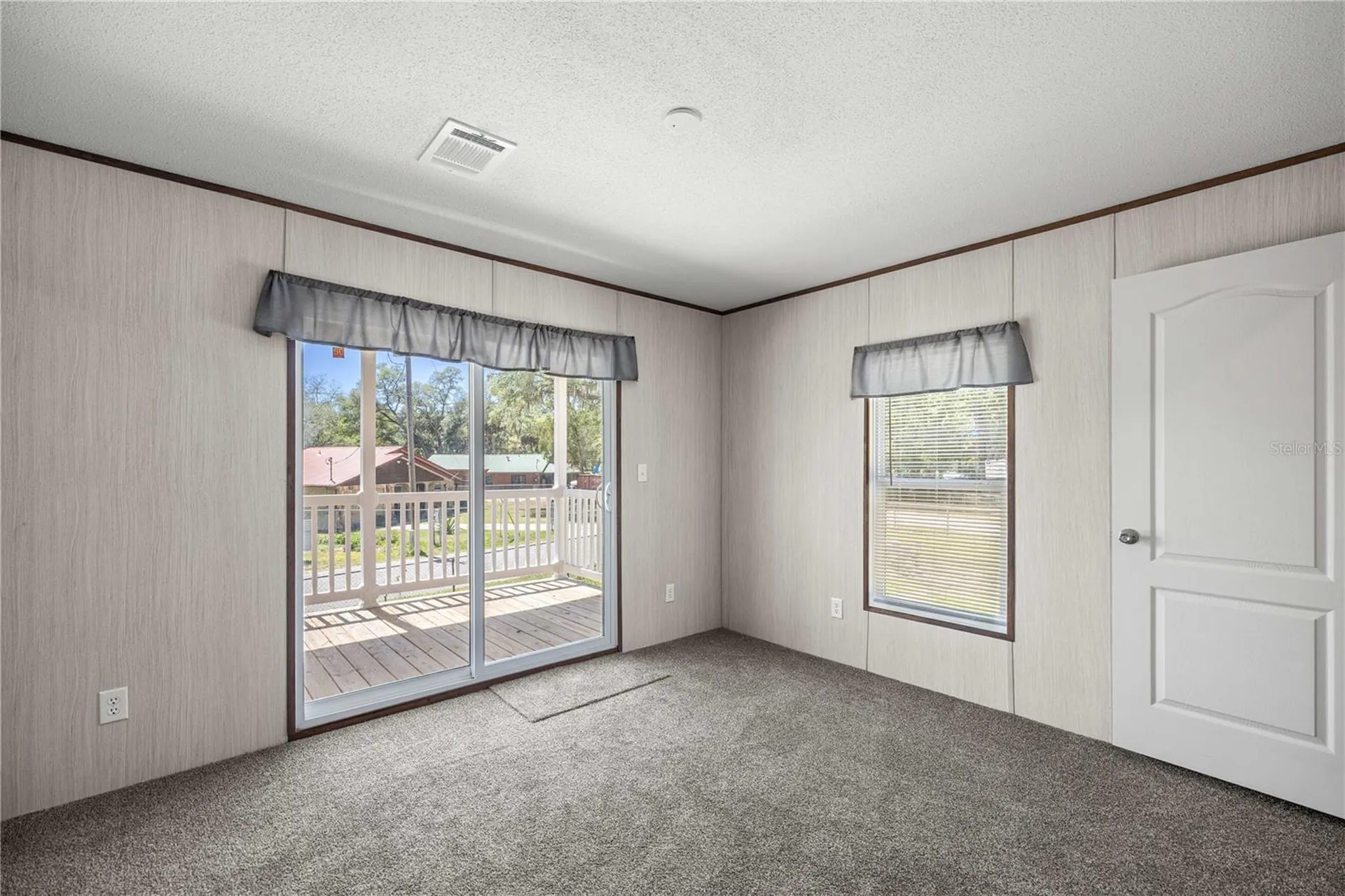 17360 SE 65th Street Ocklawaha FL 32179