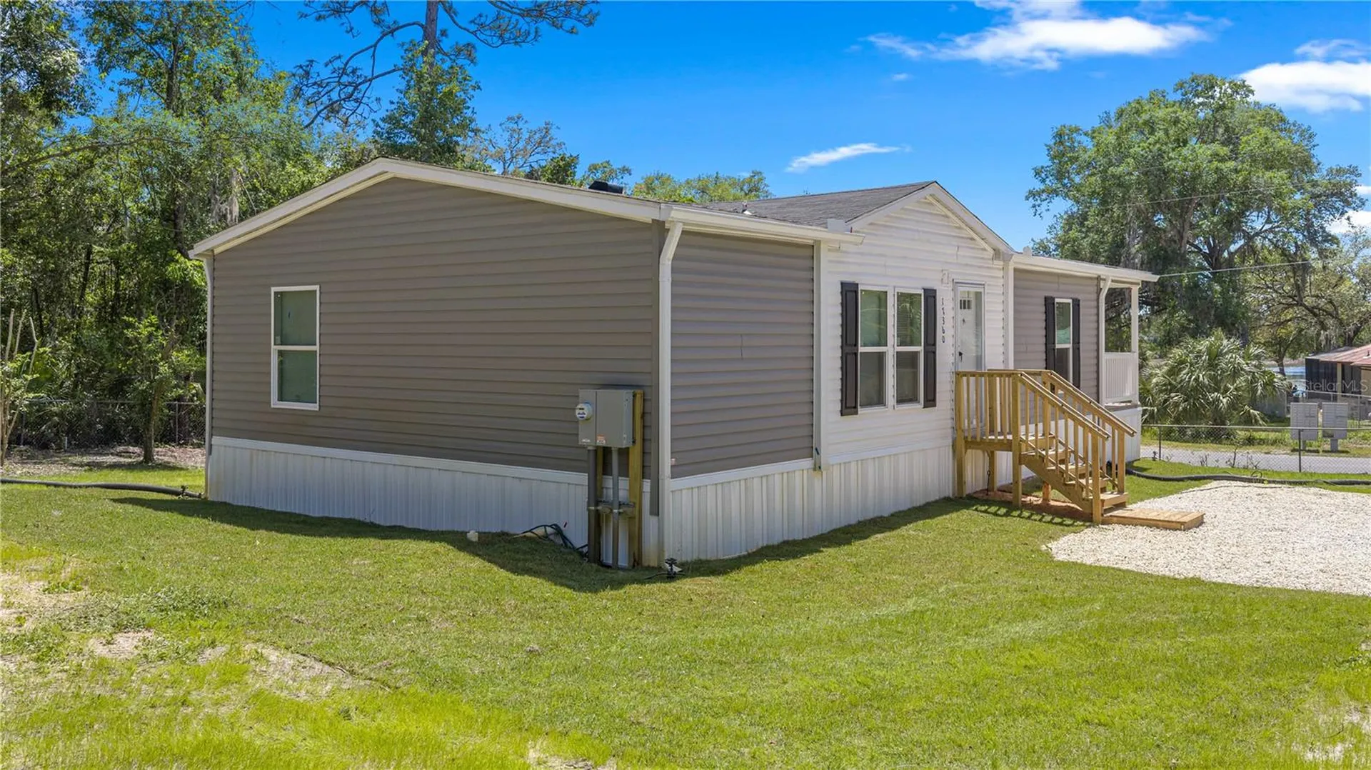 17360 SE 65th Street Ocklawaha FL 32179