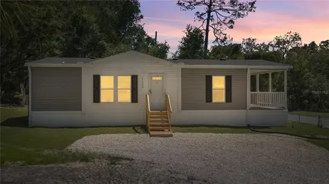17360 SE 65th Street Ocklawaha FL 32179