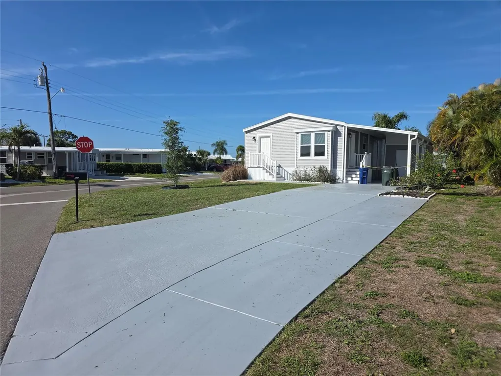 236 Wolverine Avenue North Port FL 34287
