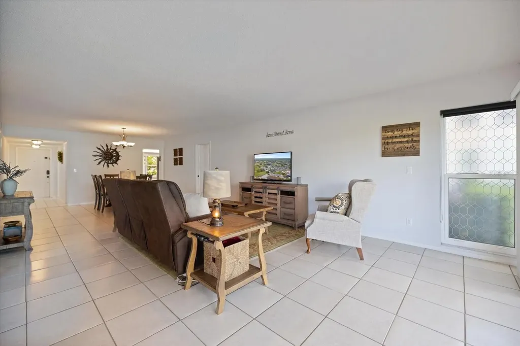 6939 W Country Club Drive N Sarasota FL 34243