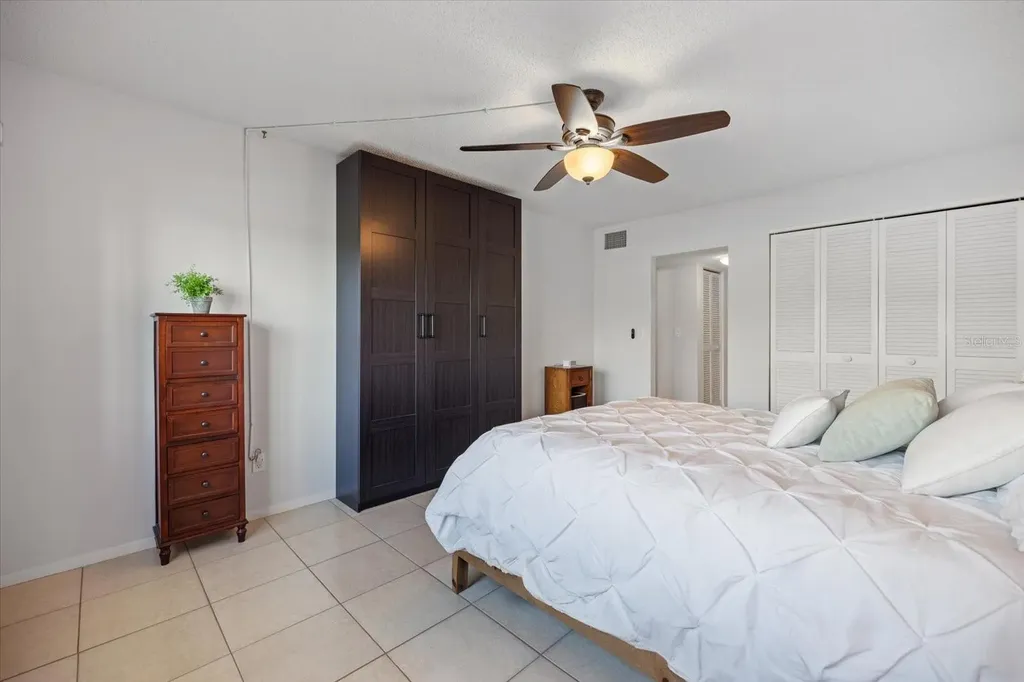 6939 W Country Club Drive N Sarasota FL 34243