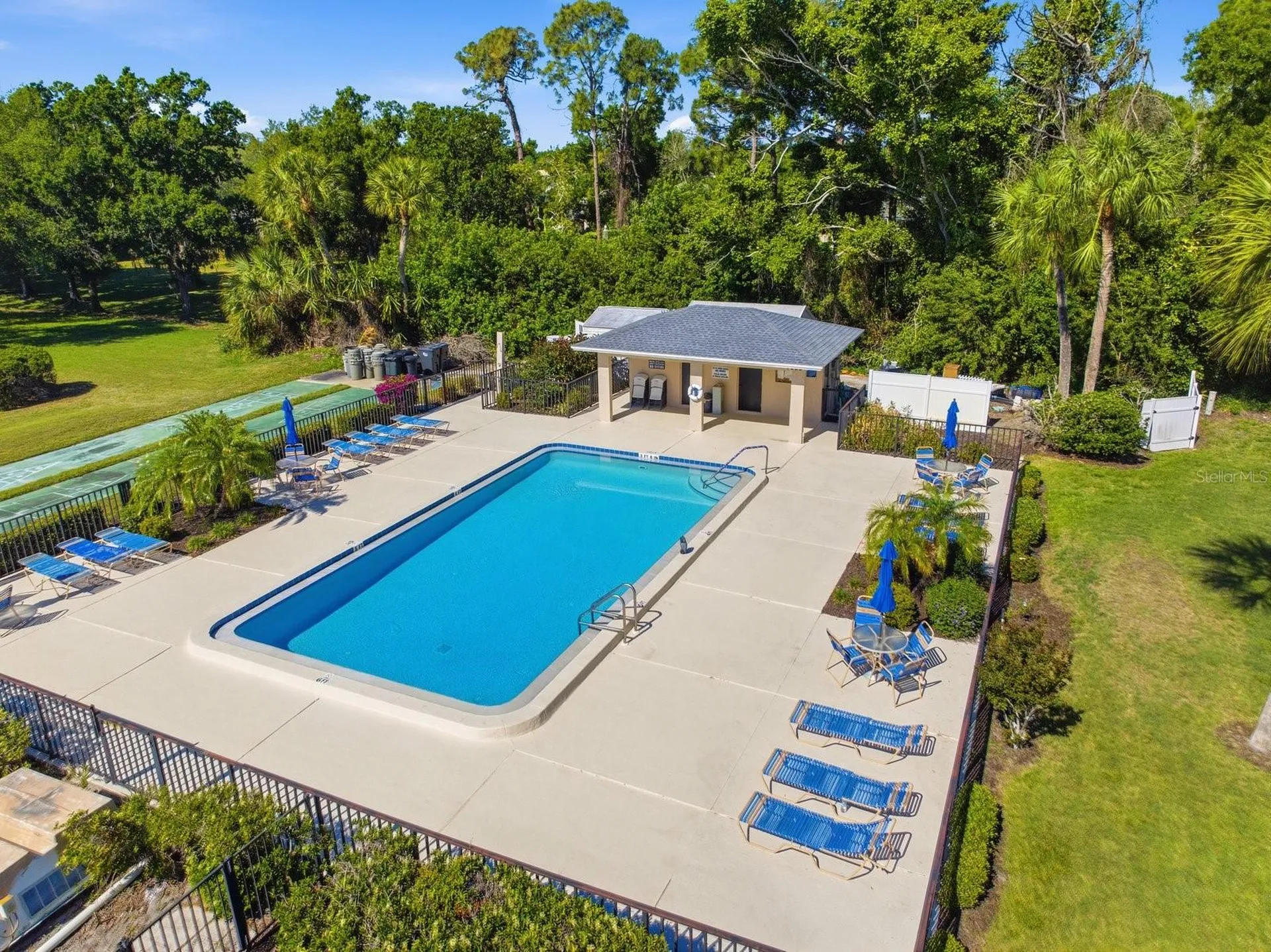 6939 W Country Club Drive N Sarasota FL 34243