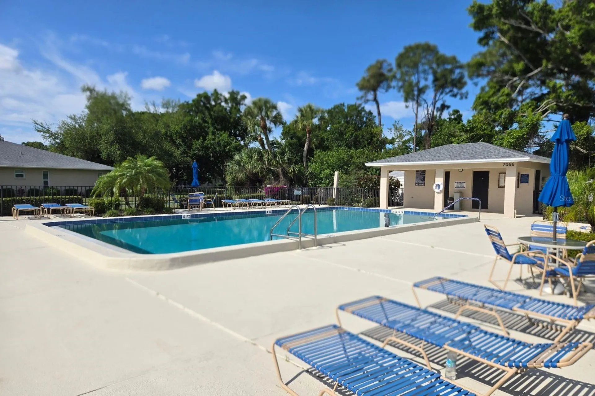 6939 W Country Club Drive N Sarasota FL 34243