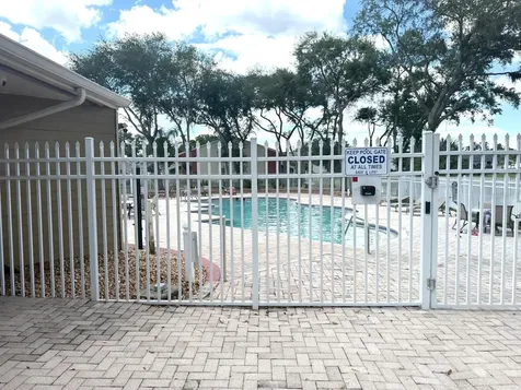 308 Lake Parsons Green Brandon FL 33511