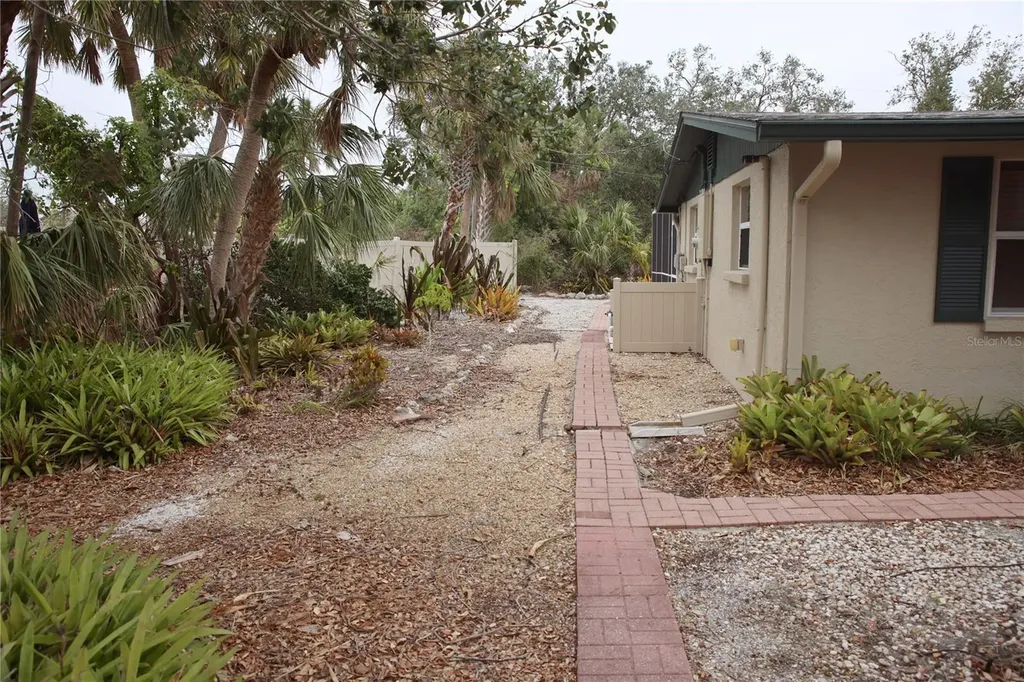 5353 Shadow Lawn Drive Sarasota FL 34242