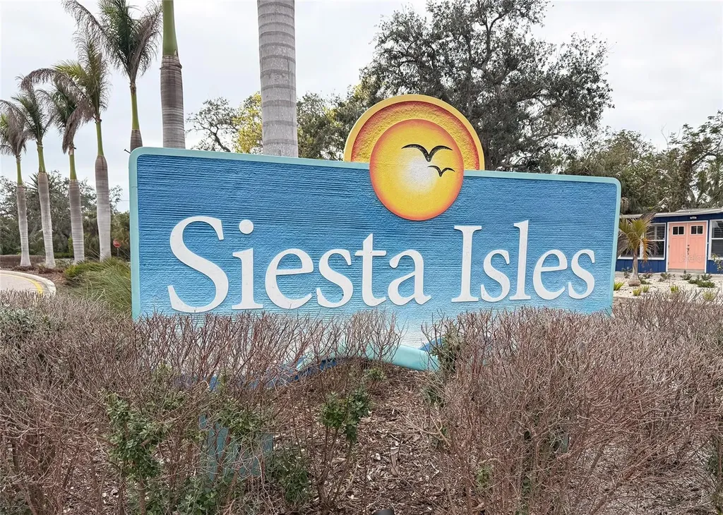 5353 Shadow Lawn Drive Sarasota FL 34242