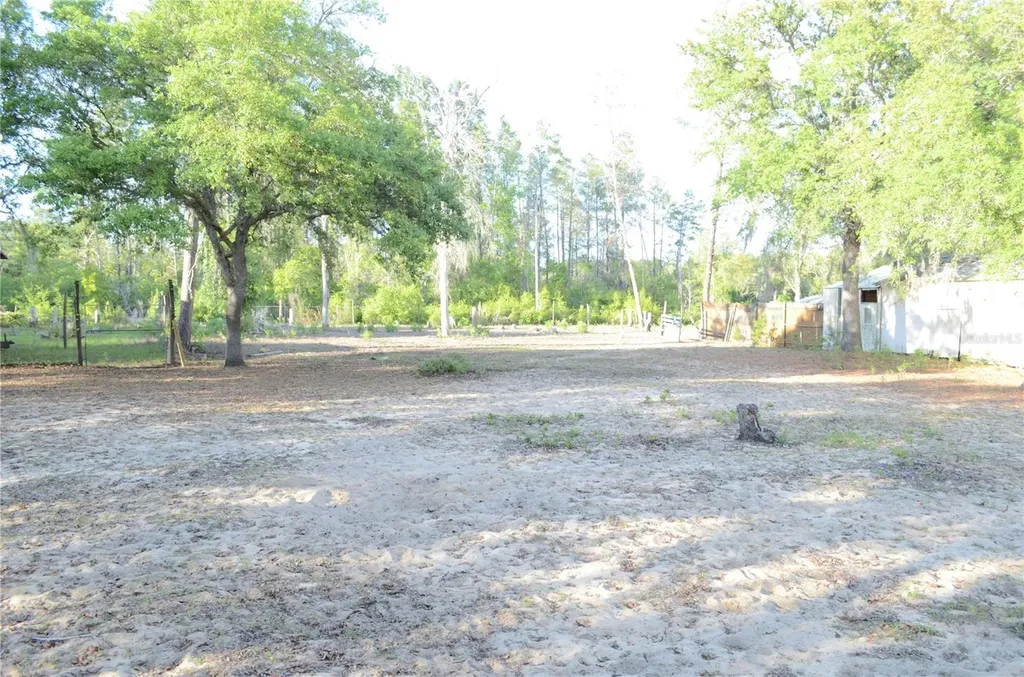 591 SE Fisher Road Ocklawaha FL 32179