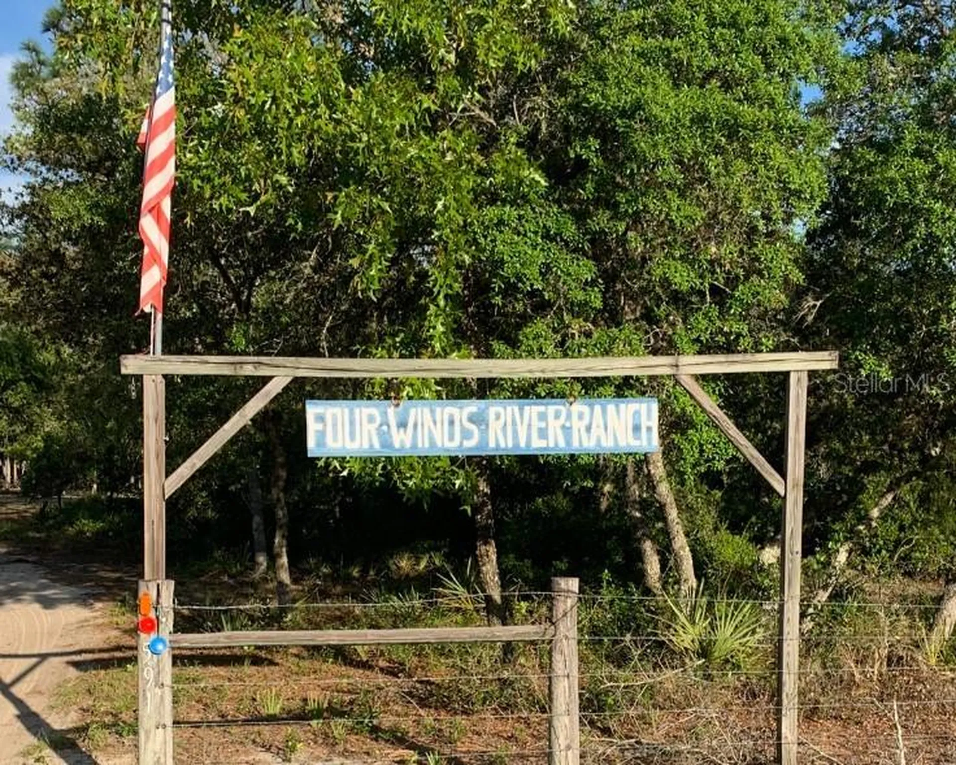 591 SE Fisher Road Ocklawaha FL 32179