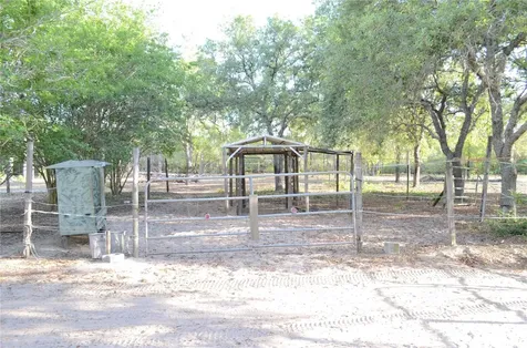 591 SE Fisher Road Ocklawaha FL 32179