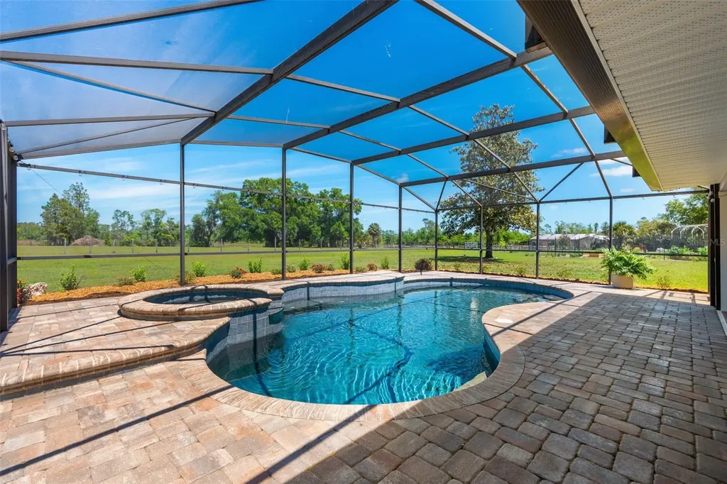650 Old Mims Road Geneva FL 32732