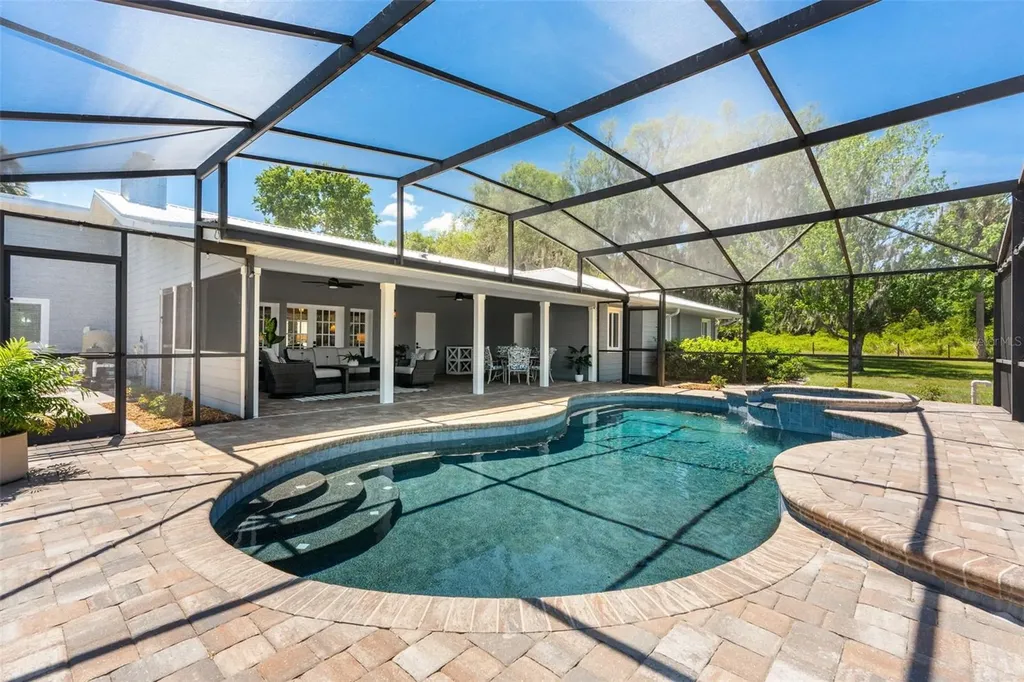 650 Old Mims Road Geneva FL 32732