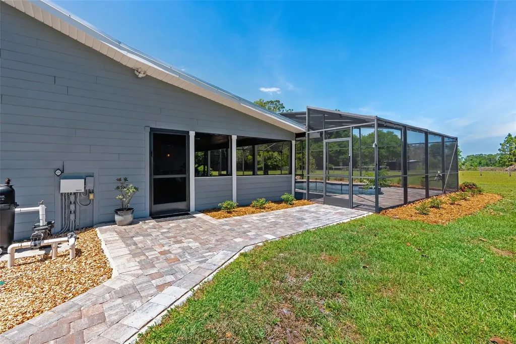 650 Old Mims Road Geneva FL 32732