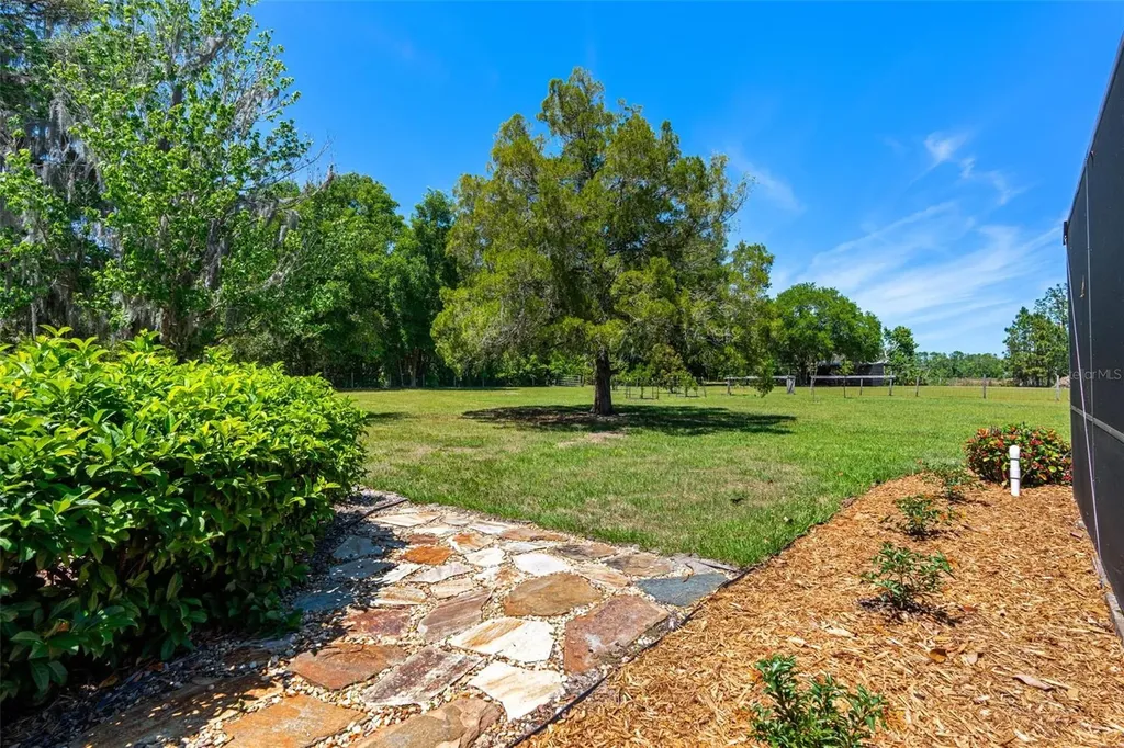 650 Old Mims Road Geneva FL 32732