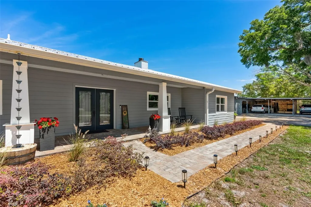 650 Old Mims Road Geneva FL 32732