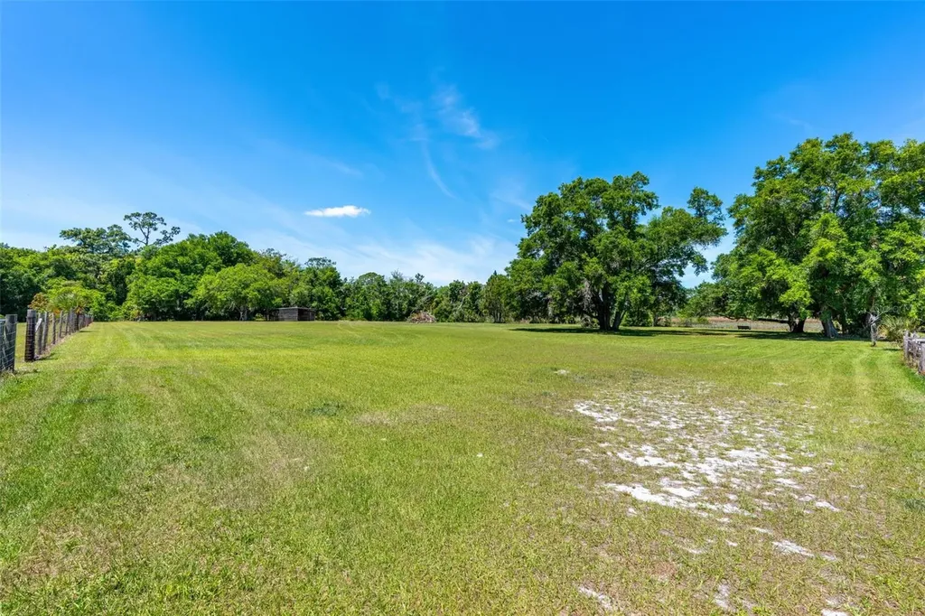 650 Old Mims Road Geneva FL 32732