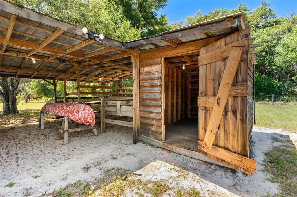 650 Old Mims Road Geneva FL 32732