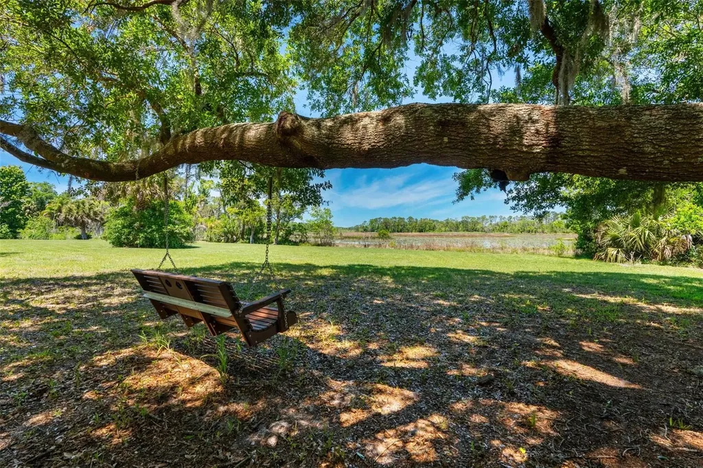 650 Old Mims Road Geneva FL 32732