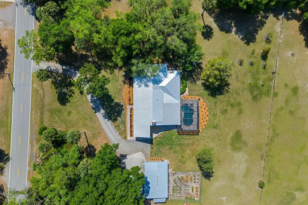 650 Old Mims Road Geneva FL 32732