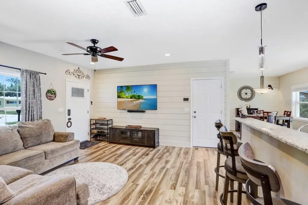 618 Oak Ridge Drive Brandon FL 33510
