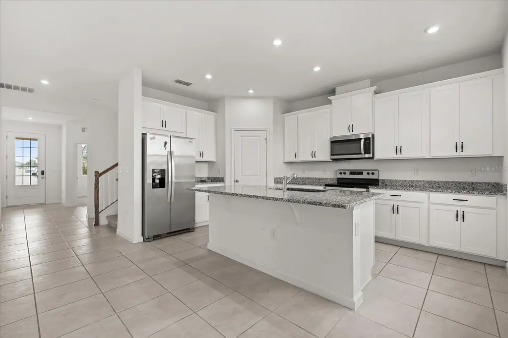 1051 Lakeshore Breeze Place Kissimmee FL 34747