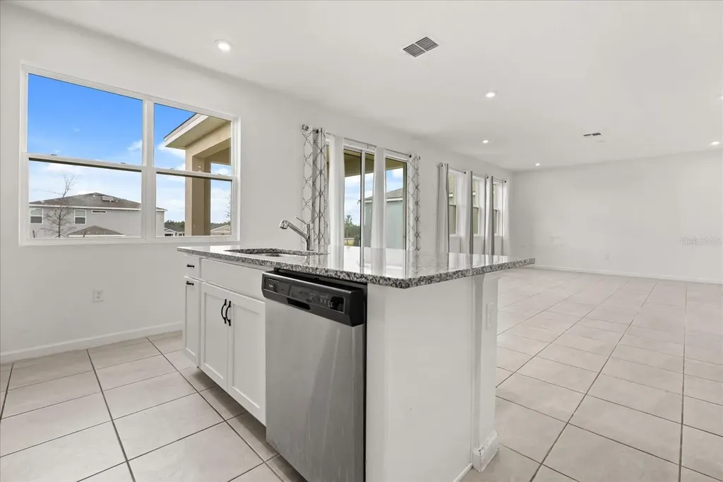 1051 Lakeshore Breeze Place Kissimmee FL 34747
